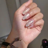 به چند مدل جهت کاشت ناخن نیازمندیم|خدمات آرایشگری و زیبایی|گرمدره, |دیوار