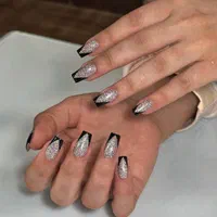 کاشت‌وترمیم‌ناخن|خدمات آرایشگری و زیبایی|رشت, معلم|دیوار