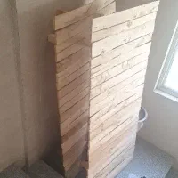 زیر تختی چوبی