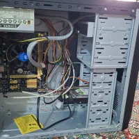 کامپیوتر به همراه تمام وسایل