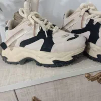 یک جفت کفش دخترانه نو سایز ۳۸