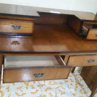 میز تحریر کتابخانه ای|کتابخانه، شلف، قفسههای دیواری|حمیدیا, |دیوار