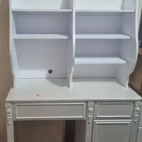 میز تحریر سالم