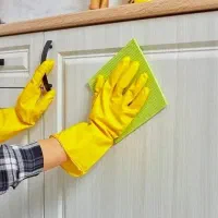تمیزکار ساکن خیابانهای نزدیک وحید باشد
