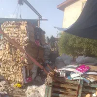 کارگر انبار ضایعات