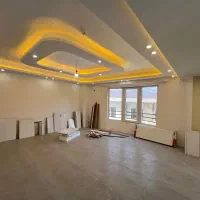 ۱۰۰مترآپارتمان/طبقه۱/کلیدنخورده/۲خواب/مرکز شهر