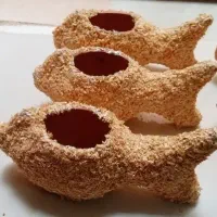 گلدان سفالی و گل مصنوعی|گل مصنوعی|شیراز, شهرک گلستان|دیوار