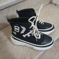 کتونی ساق دار سایز ۳۹ در حد نو