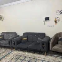 مبل به همراه وسایل های ستش