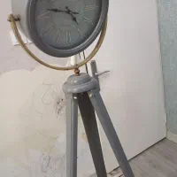 ساعت ایستاده