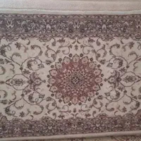 پشتی کرم رنگ