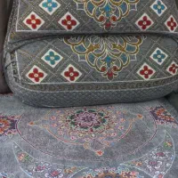 تعدادی رو بالشی و متکا و نشیمن|رختخواب، بالش، پتو|ایذه, |دیوار