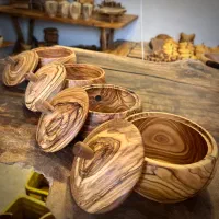 نیروی خانم تولید محتوا و فروش صنایع چوبی