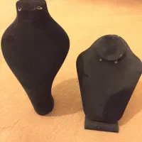 مانکن طلا نقره و استند دستبند وتعدادی لوازم مرتبط