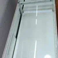 پیشخوان و قفسه آلومینیوم و شیشه