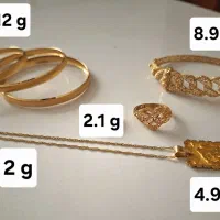 طلایی تقریبا نو ۲۰۰ بالای تابلو