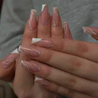 کاشت ناخن ۲۲۰|خدمات آرایشگری و زیبایی|نیشابور, امام خمینی|دیوار