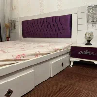 تخت دو نفره همراه تشک وپا تختی و آینه و دراور|تخت و سرویس خواب|لاهیجان, لیالستان|دیوار