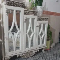 میز و جاکفشی