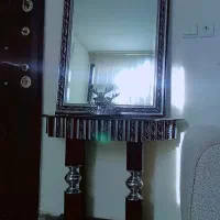 آینه به همراه میز