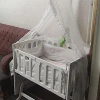 تخت کنار مادر نوزاد گهواره شو|تخت و صندلی بچه|تهران, امام حسین|دیوار