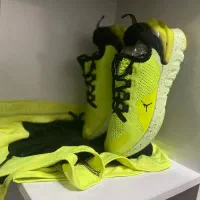 کتونی خارجی ست به همراه شلوارک لگ ورزشی