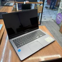 Asus R565