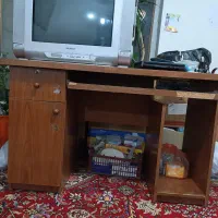 میز و تلویزیون