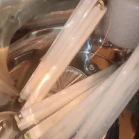 ۲۵عدد لامپ مهتابی بزرگ و۸عدد کوچک