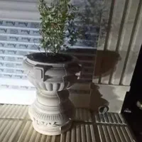 گلدان بزرگ بتنی سیمانی سنگی|گل مصنوعی|قم, زاویه|دیوار