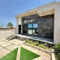 ویلا فلت لوکس با طراحی مدرن و حیاط سازی شده