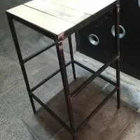 چهار پایه فلزی