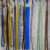 تعدادی تسبیح قدیمی|کلکسیون اشیاء عتیقه|اردبیل, |دیوار