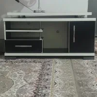 یک عدد شب خواب و زیر تلوزیون