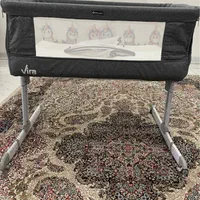 تخت کنار مادر