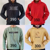 تعدادی هودی و لباس و شلوار