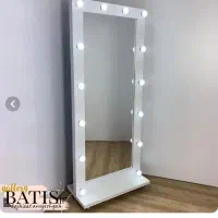 آینه ایستاده چراغ دار