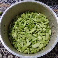 باقالی تازه تمیز شده