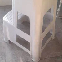 چهار پایه پلاستیکی