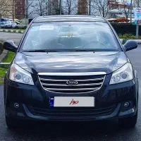 ۵۵۰ بی رنگ کارمندی کم کار واقعی