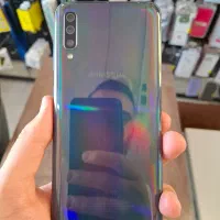 گوشی های sam a70 و xiaomi note 8 pro