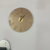 ساعت دیواری در حد نو