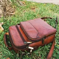 محصولات چرم|کیف، کفش، کمربند|میانه, |دیوار