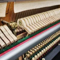 پیانو آکوستیک بوهمیا خوش صدا|پیانو، کیبورد، آکاردئون|تبریز, |دیوار