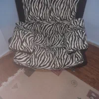 مبل ۷نفره تمیز همراه با کوسن|مبلمان خانگی و میز عسلی|بندر انزلی, مسکن مهر|دیوار