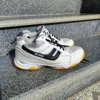 کتونی والیبال