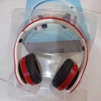 سلام هدفون و هندزفری همه باهم ۱/۵۰۰