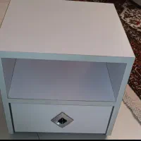 یک عدد میز مربع با ۴ عدد میز کوچک