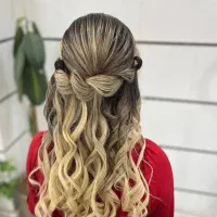 فوری به مدل میکاپ نیازمندم