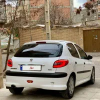 ۲۰۶ تیپ ۵ مدل ۹۰  سفارشی دارای کروز نیست در ایران